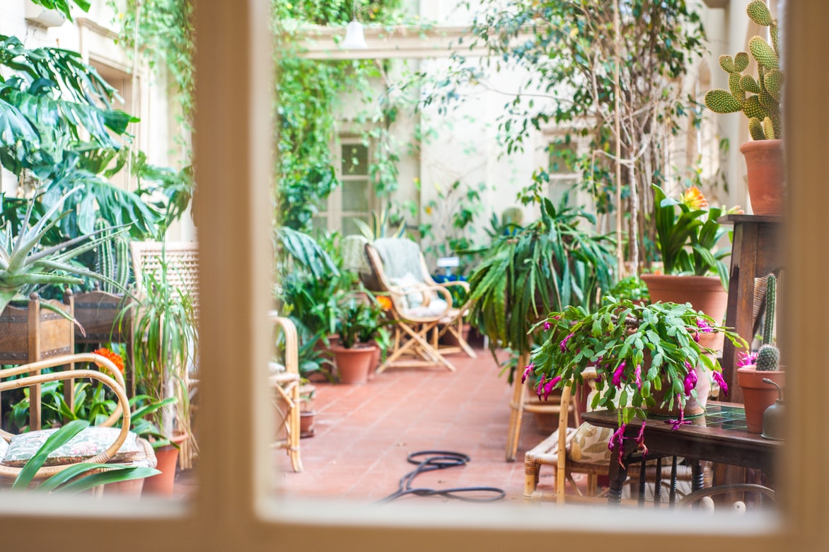 apartment balcony garden